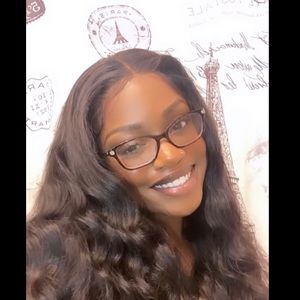 Meet your Posher, Briana